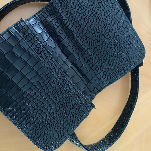 ***BRAND NEW WAIST PURSE*** - Picture 2 of 3